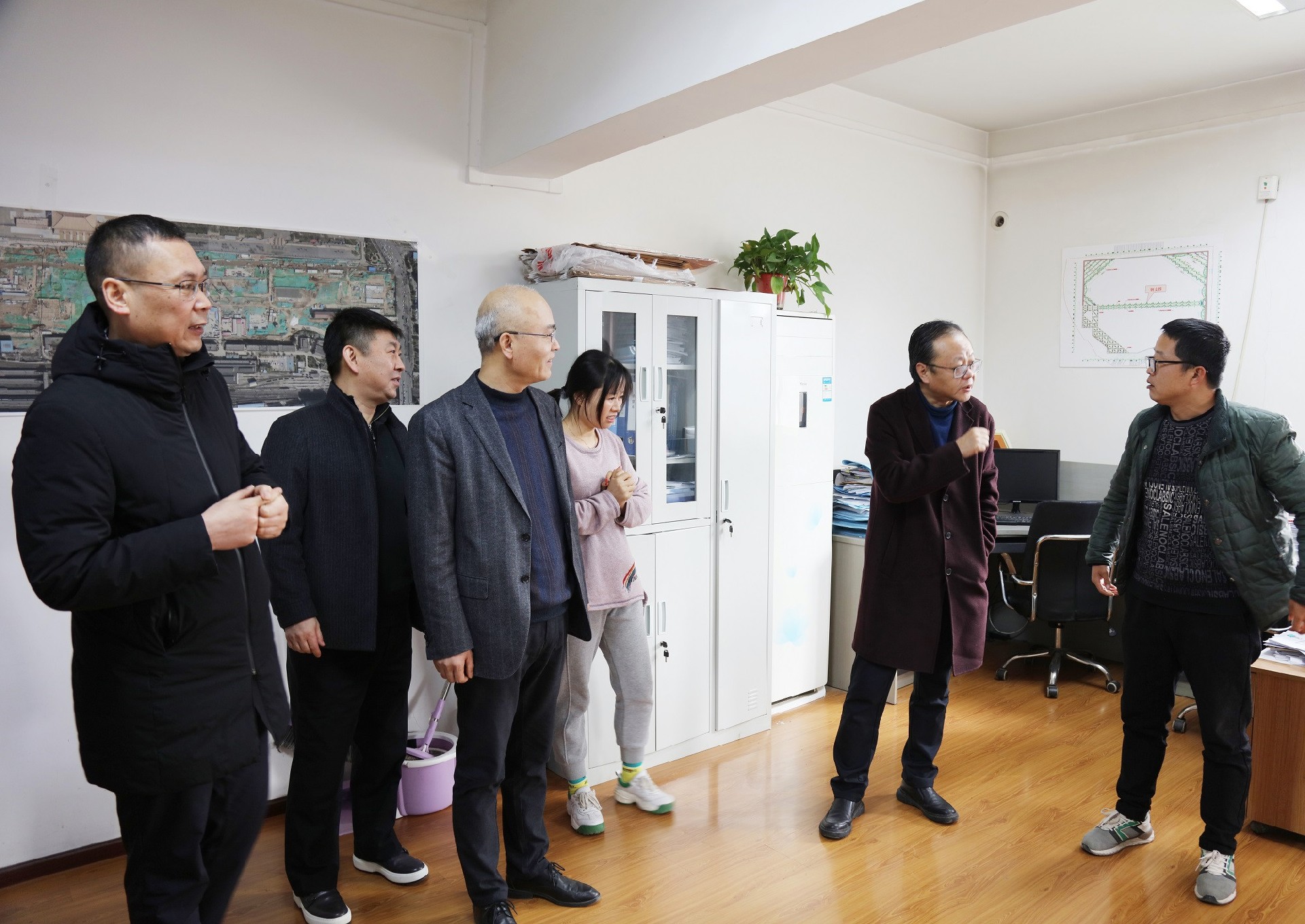 攜力”犇“向新征程，相互鼓勁干為先